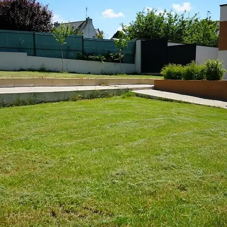 Parentale A 1 Min Du Parc Des Expositions Bohars